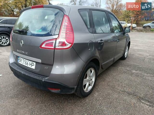 Рено Сценік 2011 у Чернігові на Automoto.ua Сірий Рено Сценік, об'ємом двигуна 1.5 л та пробігом 220 тис. км за 6500 $, фото 4 на Automoto.ua