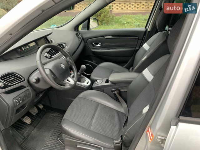 Серый Рено Сценик, объемом двигателя 1.5 л и пробегом 209 тыс. км за 7400 $, фото 26 на Automoto.ua