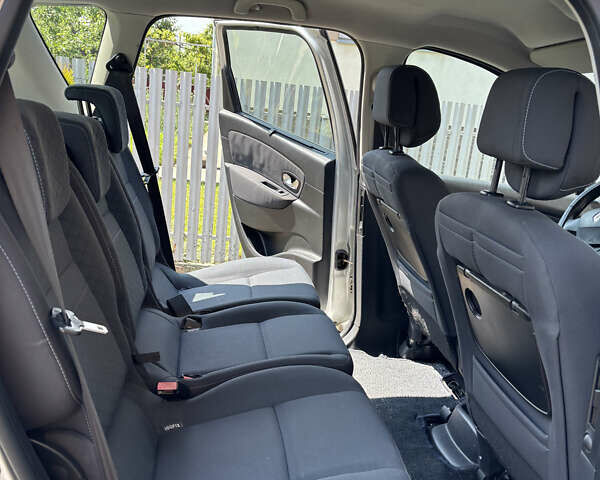 Серый Рено Сценик, объемом двигателя 1.6 л и пробегом 358 тыс. км за 6700 $, фото 7 на Automoto.ua