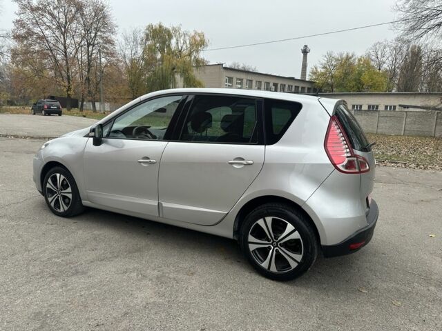 Серый Рено Сценик, объемом двигателя 1.6 л и пробегом 165 тыс. км за 8800 $, фото 5 на Automoto.ua