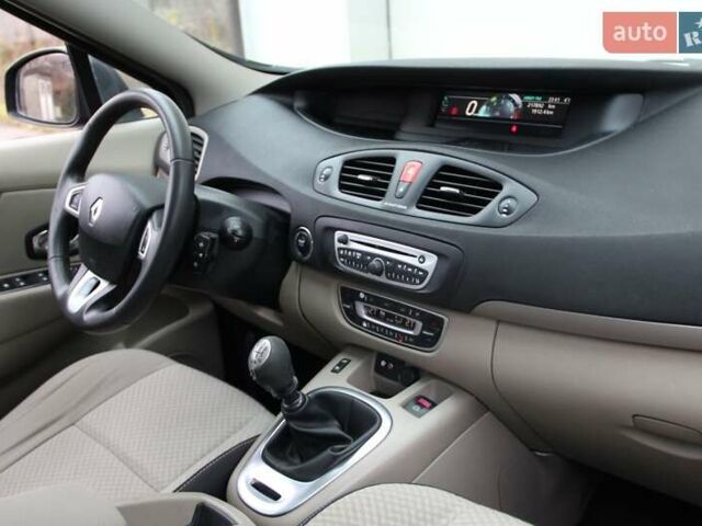 Сірий Рено Сценік, об'ємом двигуна 1.6 л та пробігом 217 тис. км за 6300 $, фото 23 на Automoto.ua