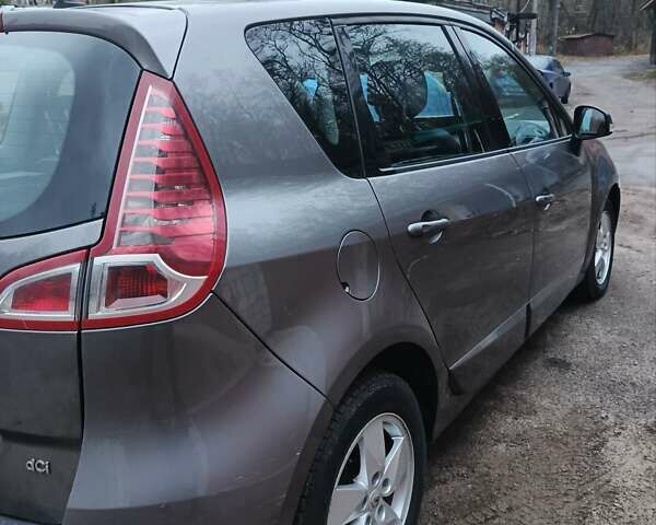 Серый Рено Сценик, объемом двигателя 1.5 л и пробегом 222 тыс. км за 7000 $, фото 17 на Automoto.ua