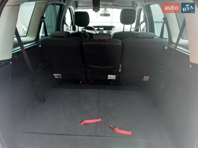 Серый Рено Сценик, объемом двигателя 1.6 л и пробегом 227 тыс. км за 8150 $, фото 8 на Automoto.ua