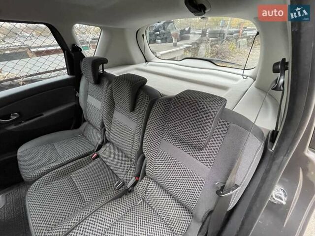 Сірий Рено Сценік, об'ємом двигуна 0 л та пробігом 207 тис. км за 6700 $, фото 18 на Automoto.ua