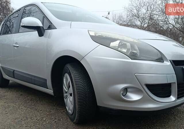 Сірий Рено Сценік, об'ємом двигуна 1.5 л та пробігом 183 тис. км за 7100 $, фото 1 на Automoto.ua