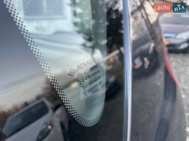 Серый Рено Сценик, объемом двигателя 1.6 л и пробегом 241 тыс. км за 7500 $, фото 48 на Automoto.ua