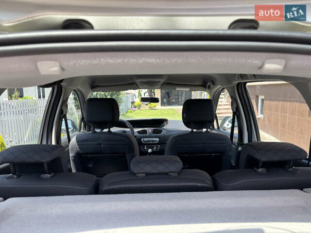 Серый Рено Сценик, объемом двигателя 1.6 л и пробегом 358 тыс. км за 6700 $, фото 6 на Automoto.ua