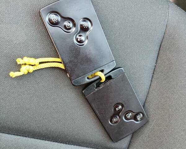 Серый Рено Сценик, объемом двигателя 1.6 л и пробегом 206 тыс. км за 7500 $, фото 11 на Automoto.ua