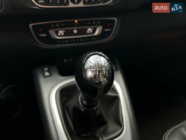 Рено Сценік 2011 у Львові на Automoto.ua Сірий Рено Сценік, об'ємом двигуна 1.6 л та пробігом 208 тис. км за 7250 $, фото 28 на Automoto.ua