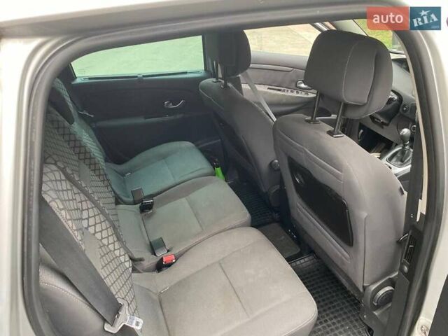 Серый Рено Сценик, объемом двигателя 1.5 л и пробегом 176 тыс. км за 6299 $, фото 56 на Automoto.ua