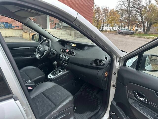 Сірий Рено Сценік, об'ємом двигуна 1.6 л та пробігом 165 тис. км за 8400 $, фото 15 на Automoto.ua