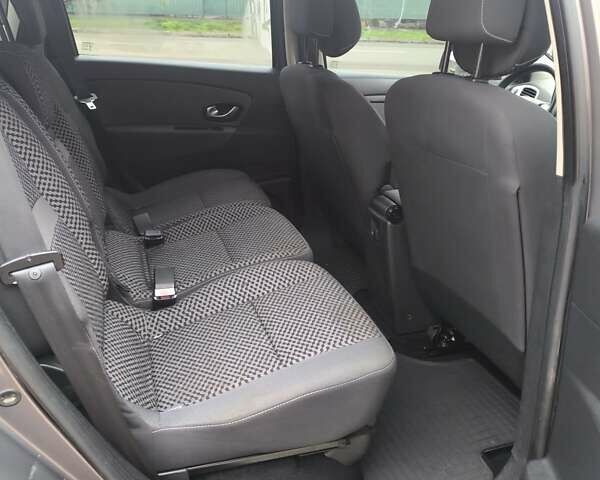 Серый Рено Сценик, объемом двигателя 1.5 л и пробегом 251 тыс. км за 8250 $, фото 12 на Automoto.ua