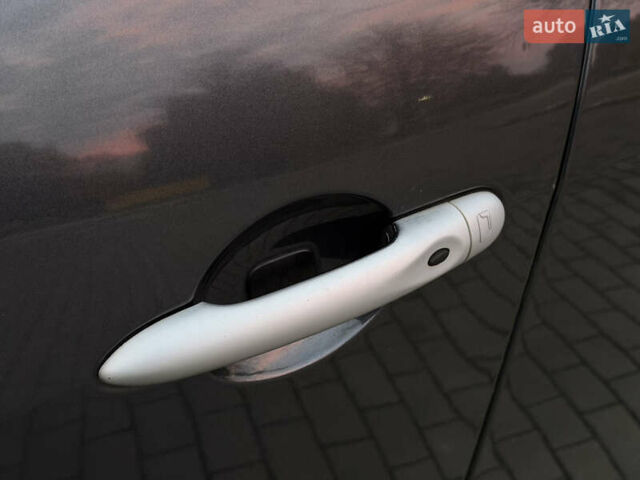 Сірий Рено Сценік, об'ємом двигуна 1.6 л та пробігом 231 тис. км за 7300 $, фото 14 на Automoto.ua