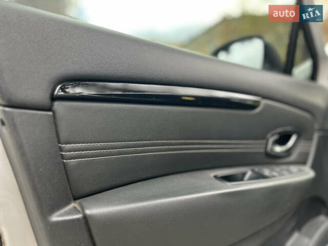 Рено Сценік 2011 у Львові на Automoto.ua Сірий Рено Сценік, об'ємом двигуна 1.6 л та пробігом 208 тис. км за 7250 $, фото 23 на Automoto.ua