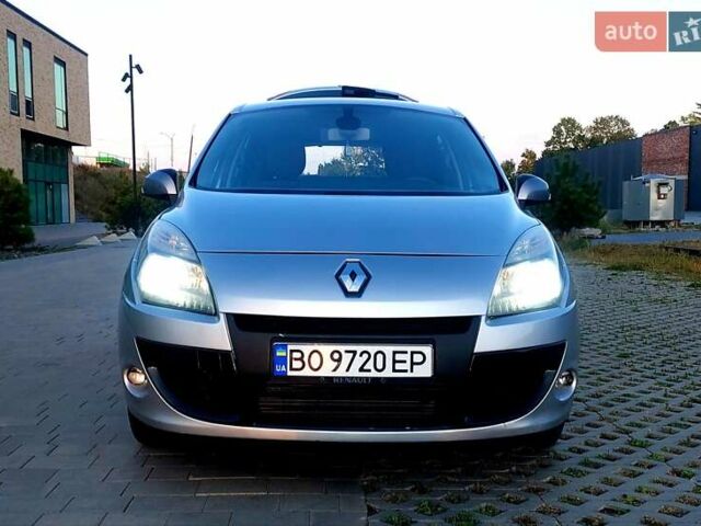 Серый Рено Сценик, объемом двигателя 1.5 л и пробегом 309 тыс. км за 6300 $, фото 1 на Automoto.ua