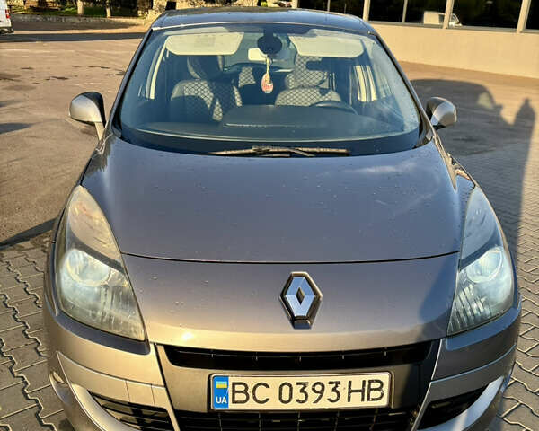 Сірий Рено Сценік, об'ємом двигуна 1.5 л та пробігом 299 тис. км за 5850 $, фото 1 на Automoto.ua