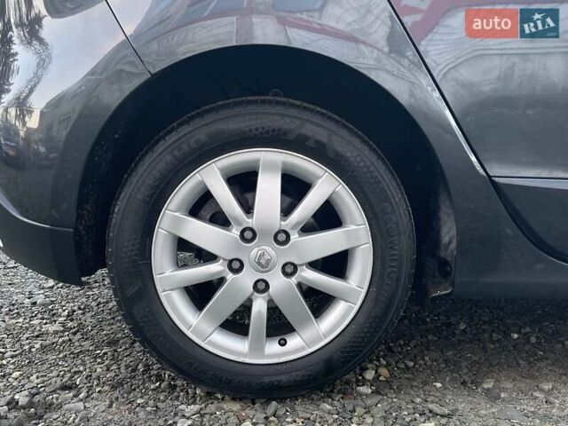 Серый Рено Сценик, объемом двигателя 1.6 л и пробегом 241 тыс. км за 7500 $, фото 58 на Automoto.ua