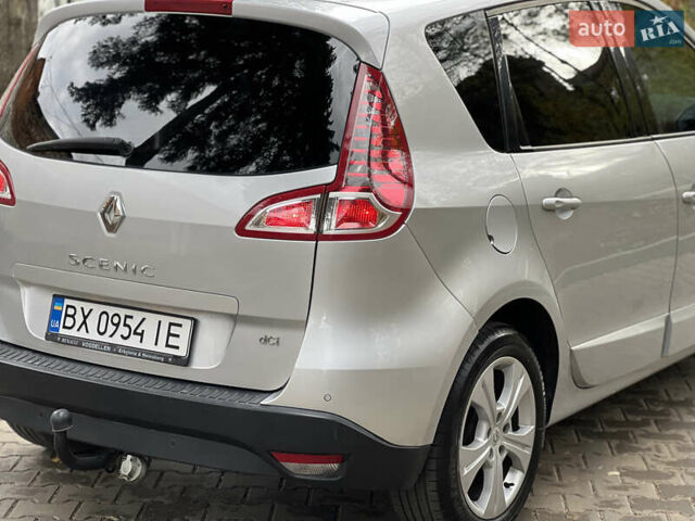 Рено Сценік 2011 у Львові на Automoto.ua Сірий Рено Сценік, об'ємом двигуна 1.6 л та пробігом 208 тис. км за 7250 $, фото 6 на Automoto.ua