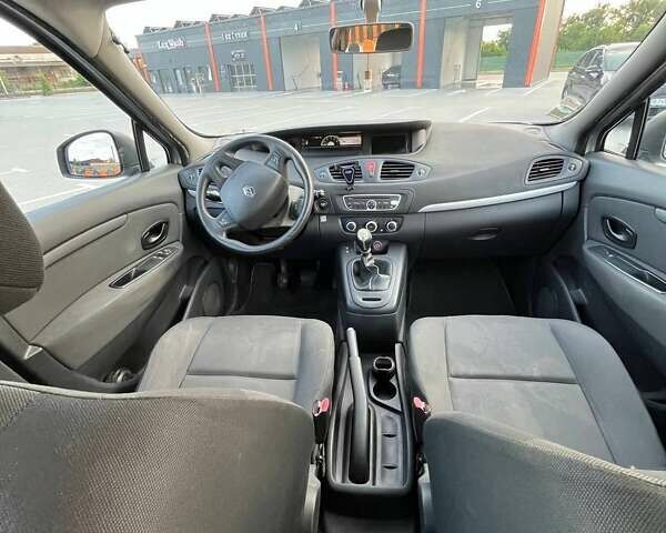 Серый Рено Сценик, объемом двигателя 1.46 л и пробегом 246 тыс. км за 7200 $, фото 4 на Automoto.ua