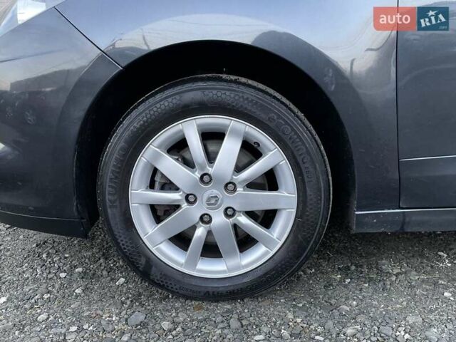 Серый Рено Сценик, объемом двигателя 1.6 л и пробегом 241 тыс. км за 7500 $, фото 56 на Automoto.ua