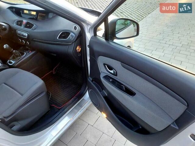 Серый Рено Сценик, объемом двигателя 1.5 л и пробегом 309 тыс. км за 6300 $, фото 14 на Automoto.ua