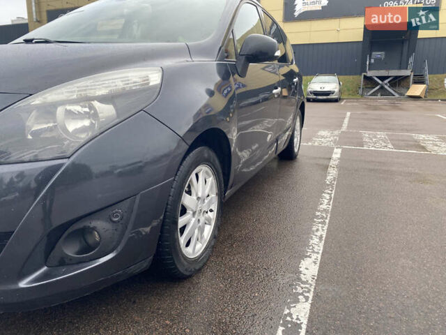 Сірий Рено Сценік, об'ємом двигуна 1.6 л та пробігом 215 тис. км за 6350 $, фото 3 на Automoto.ua