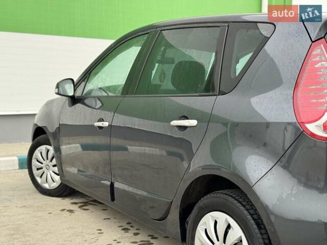Сірий Рено Сценік, об'ємом двигуна 1.6 л та пробігом 233 тис. км за 8300 $, фото 26 на Automoto.ua