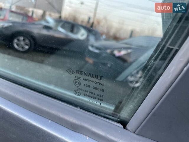 Серый Рено Сценик, объемом двигателя 1.6 л и пробегом 241 тыс. км за 7500 $, фото 50 на Automoto.ua