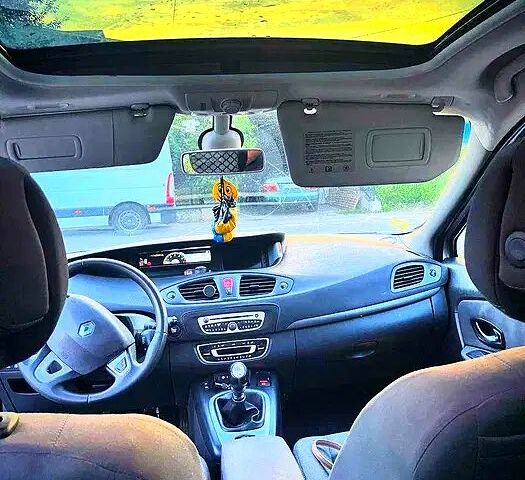 Серый Рено Сценик, объемом двигателя 16 л и пробегом 274 тыс. км за 7299 $, фото 6 на Automoto.ua