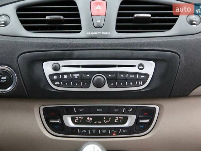 Сірий Рено Сценік, об'ємом двигуна 1.6 л та пробігом 217 тис. км за 6300 $, фото 21 на Automoto.ua