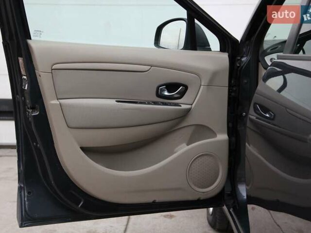 Сірий Рено Сценік, об'ємом двигуна 1.6 л та пробігом 217 тис. км за 6300 $, фото 10 на Automoto.ua