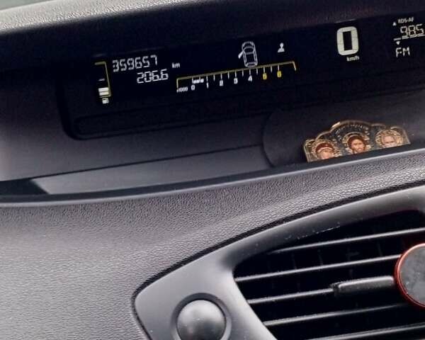 Серый Рено Сценик, объемом двигателя 1.5 л и пробегом 340 тыс. км за 4733 $, фото 6 на Automoto.ua