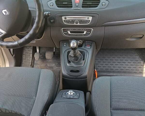 Сірий Рено Сценік, об'ємом двигуна 1.6 л та пробігом 210 тис. км за 7900 $, фото 5 на Automoto.ua