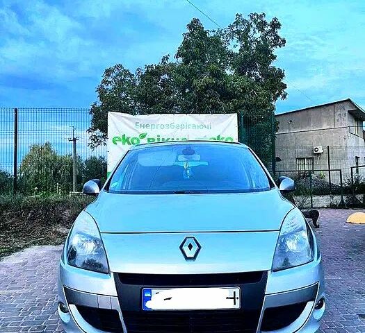 Серый Рено Сценик, объемом двигателя 16 л и пробегом 274 тыс. км за 7299 $, фото 3 на Automoto.ua