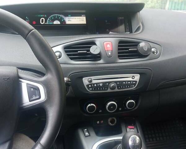 Серый Рено Сценик, объемом двигателя 1.5 л и пробегом 176 тыс. км за 6299 $, фото 61 на Automoto.ua