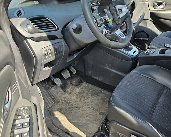 Сірий Рено Сценік, об'ємом двигуна 1.46 л та пробігом 270 тис. км за 4200 $, фото 21 на Automoto.ua