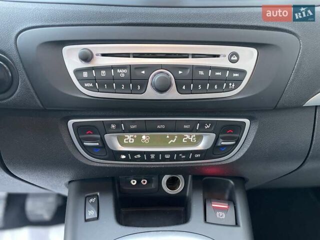 Серый Рено Сценик, объемом двигателя 1.6 л и пробегом 241 тыс. км за 7500 $, фото 24 на Automoto.ua