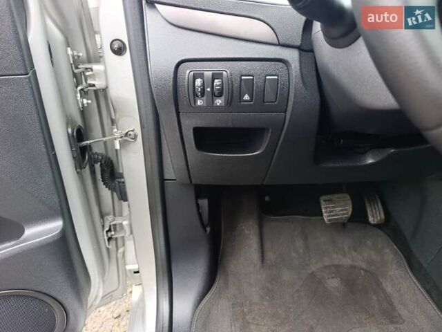 Сірий Рено Сценік, об'ємом двигуна 1.5 л та пробігом 183 тис. км за 7100 $, фото 17 на Automoto.ua
