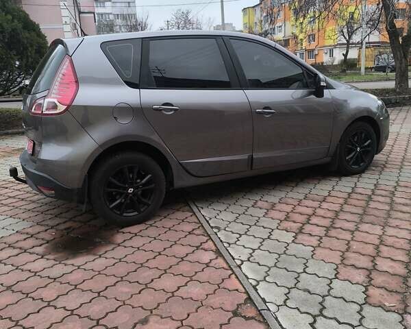 Серый Рено Сценик, объемом двигателя 1.5 л и пробегом 251 тыс. км за 8250 $, фото 4 на Automoto.ua