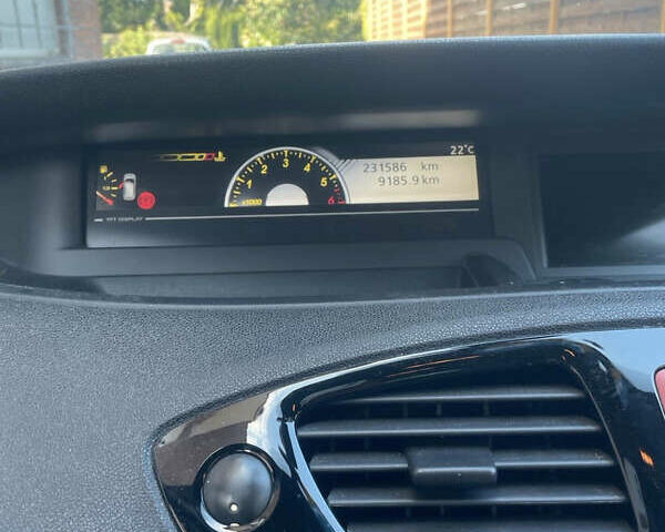 Рено Сценік 2011 у Луцьку на Automoto.ua Сірий Рено Сценік, об'ємом двигуна 1.6 л та пробігом 231 тис. км за 6300 $, фото 4 на Automoto.ua