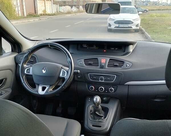 Серый Рено Сценик, объемом двигателя 1.6 л и пробегом 166 тыс. км за 7700 $, фото 7 на Automoto.ua