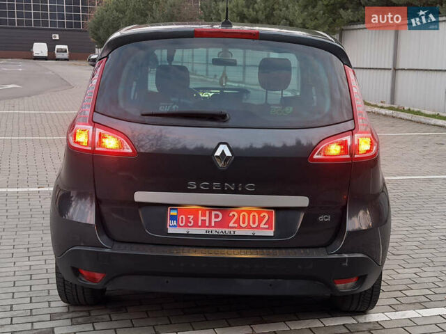 Сірий Рено Сценік, об'ємом двигуна 1.6 л та пробігом 231 тис. км за 7300 $, фото 3 на Automoto.ua