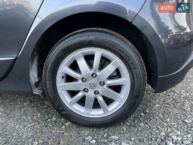 Серый Рено Сценик, объемом двигателя 1.6 л и пробегом 241 тыс. км за 7500 $, фото 57 на Automoto.ua