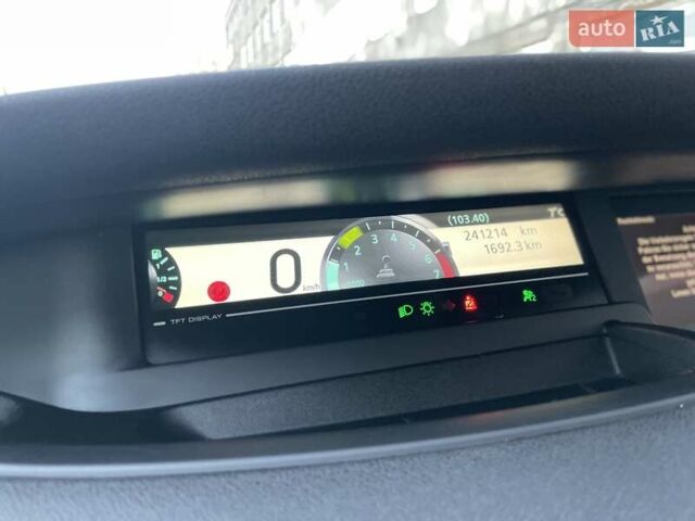 Серый Рено Сценик, объемом двигателя 1.6 л и пробегом 241 тыс. км за 7500 $, фото 4 на Automoto.ua