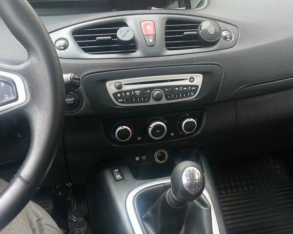 Серый Рено Сценик, объемом двигателя 1.5 л и пробегом 176 тыс. км за 6299 $, фото 57 на Automoto.ua