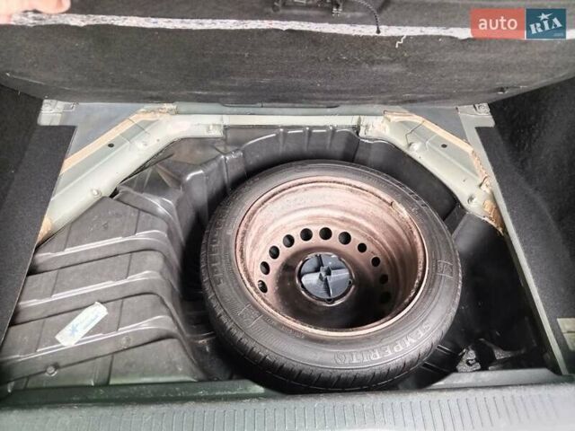 Рено Сценик 2011 в Днепре (Днепропетровске) на Automoto.ua Серый Рено Сценик, объемом двигателя 1.6 л и пробегом 230 тыс. км за 7800 $, фото 8 на Automoto.ua