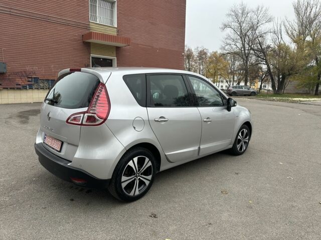 Серый Рено Сценик, объемом двигателя 1.6 л и пробегом 165 тыс. км за 8800 $, фото 2 на Automoto.ua