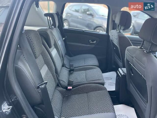 Серый Рено Сценик, объемом двигателя 1.6 л и пробегом 241 тыс. км за 7500 $, фото 35 на Automoto.ua