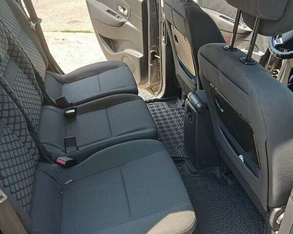 Сірий Рено Сценік, об'ємом двигуна 1.6 л та пробігом 210 тис. км за 7900 $, фото 8 на Automoto.ua