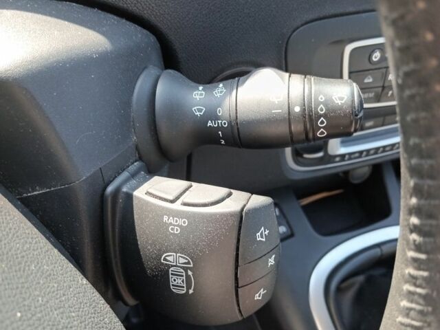 Серый Рено Сценик, объемом двигателя 1.6 л и пробегом 280 тыс. км за 7700 $, фото 6 на Automoto.ua